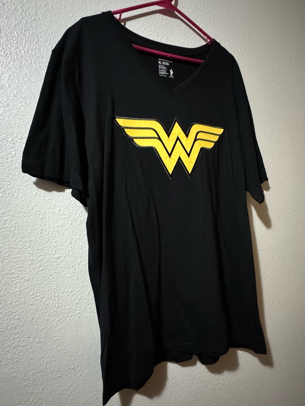 Wonder Woman Jockey V-Neck Size XL - Picture 2 of 8
